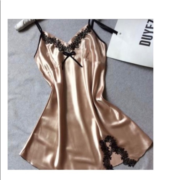 SATIN SILK SLEEPWEAR - Picture 2 of 3